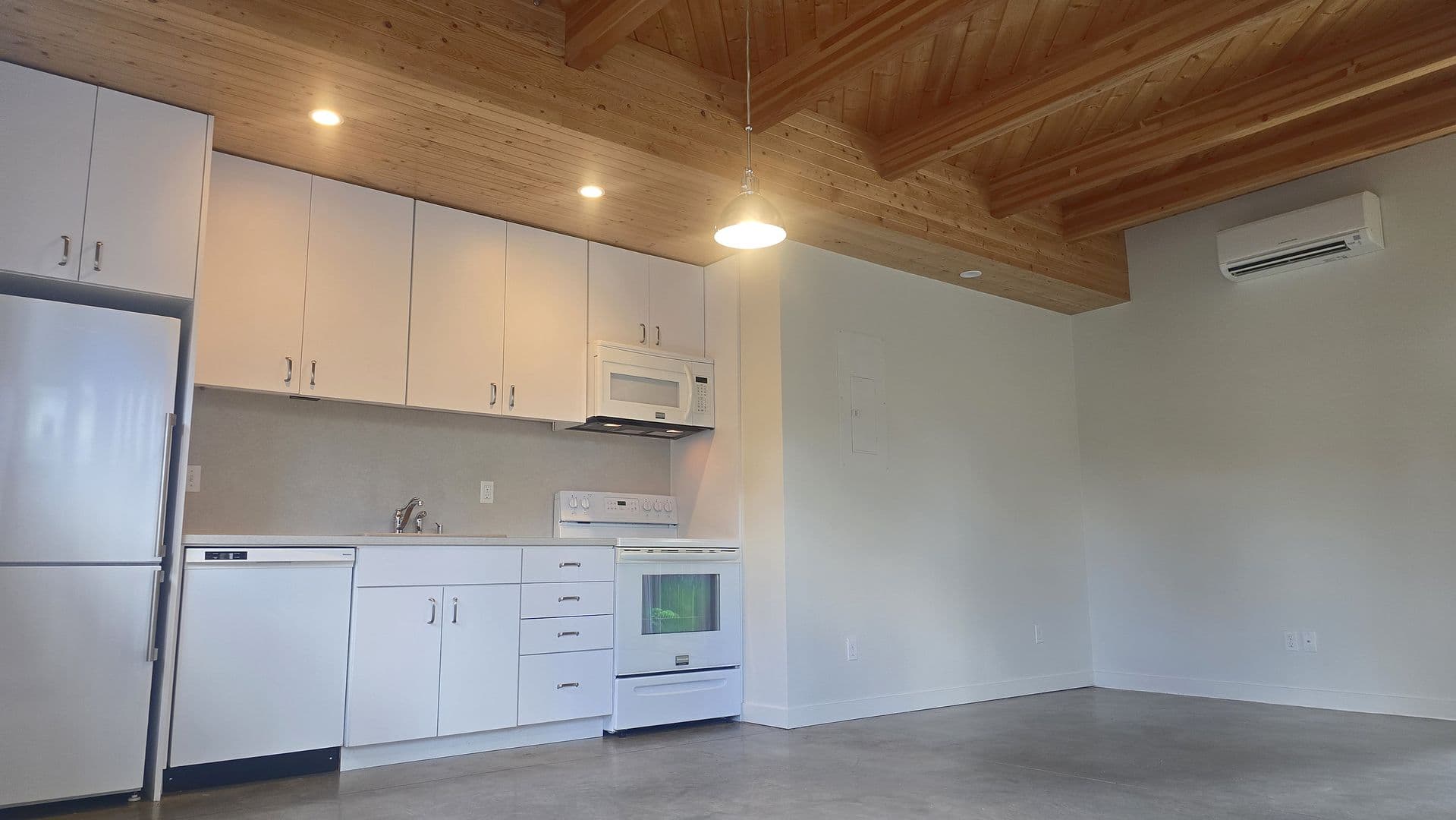 Portland Apartment: 4405 N Commercial