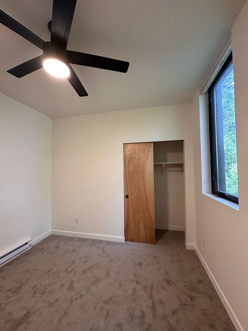 Portland Apartment: 1225 N Prescott Street