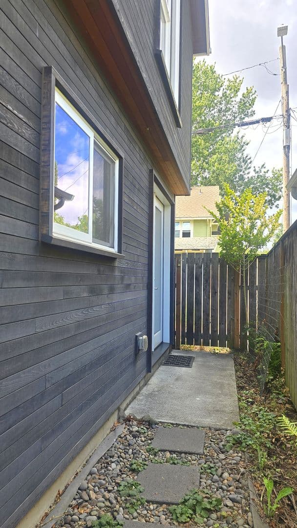 Portland Apartment: 4405 N Commercial