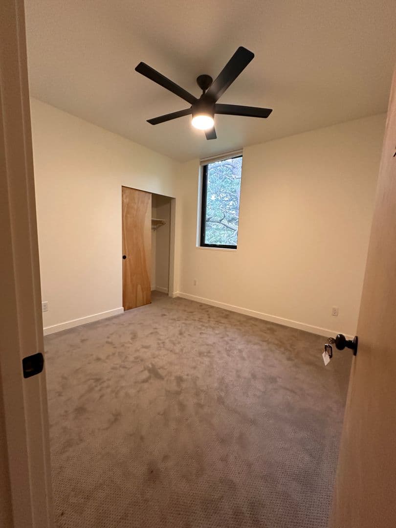 Portland Apartment: 1225 N Prescott Street