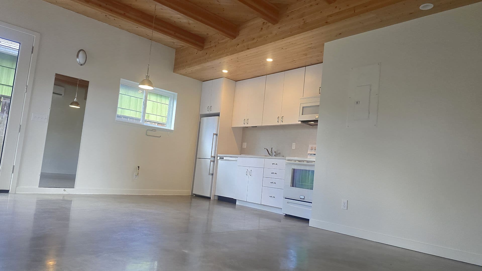 Portland Apartment: 4405 N Commercial