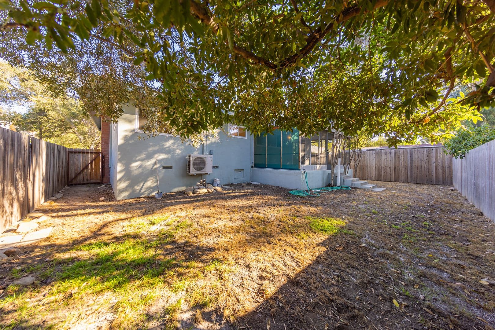 Ojai Apartment: 305 W Aliso St