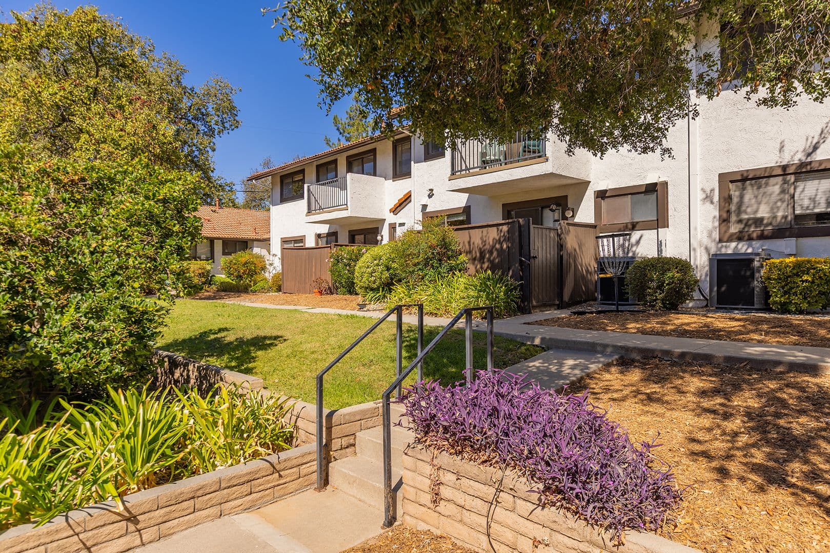 Ojai Apartment: 107 W Oak street