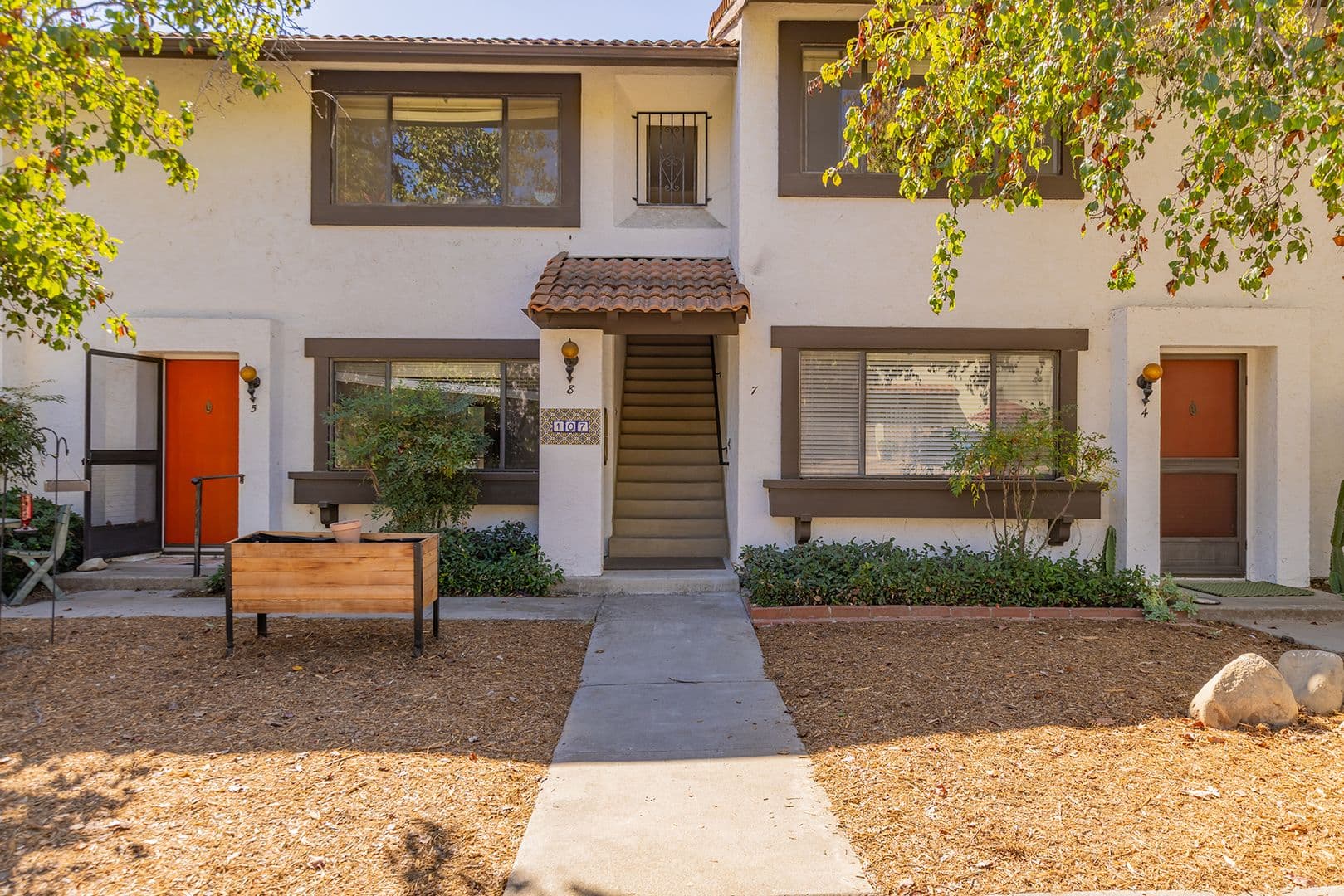 Ojai Apartment: 107 W Oak street
