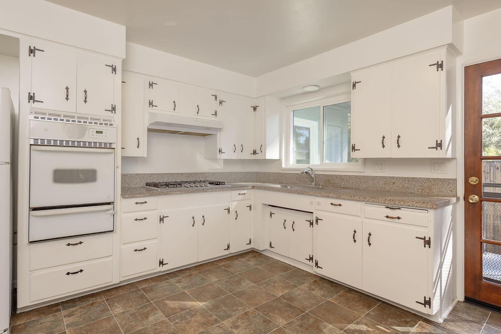 Ojai Apartment: 305 W Aliso St