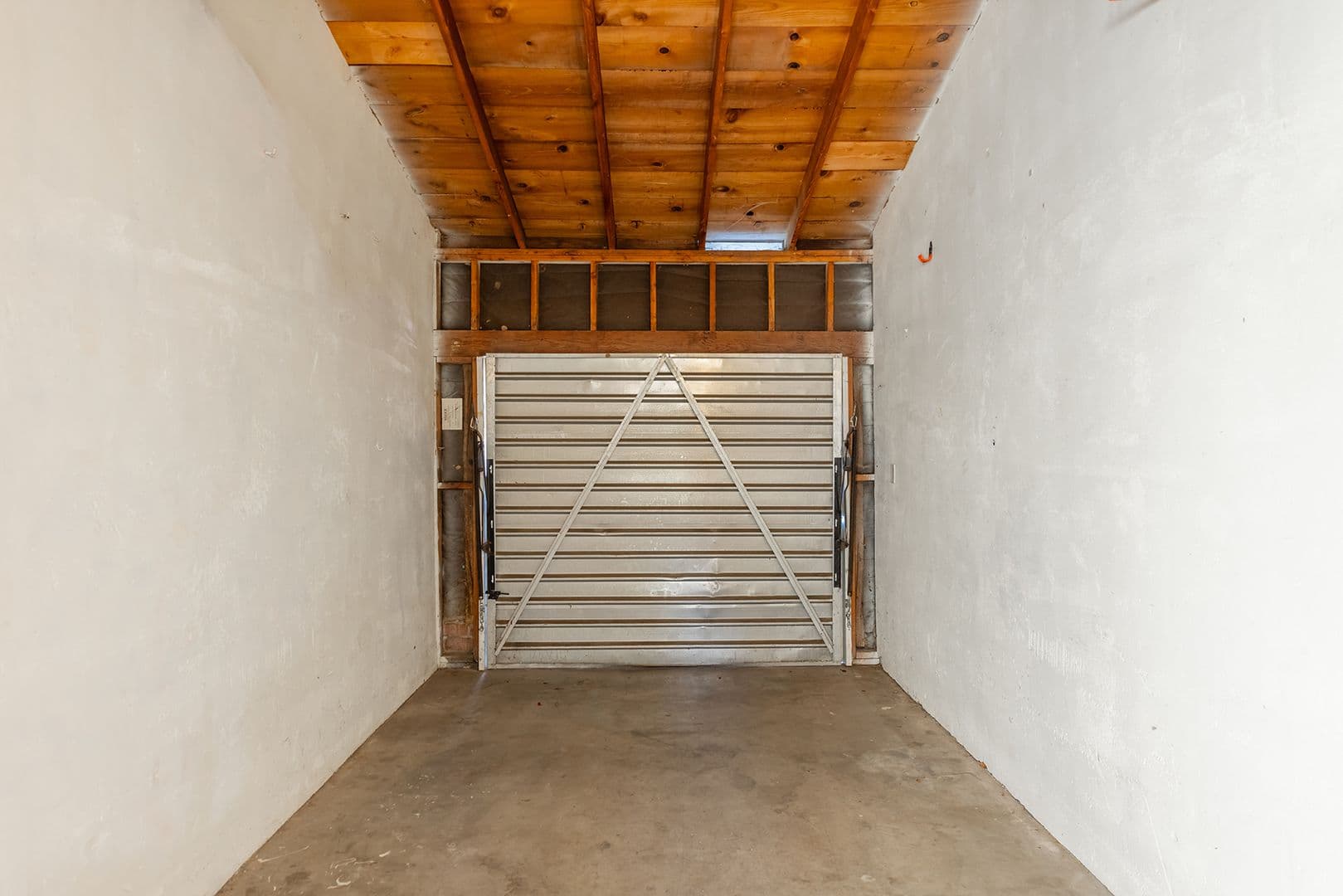 Ojai Apartment: 305 W Aliso St