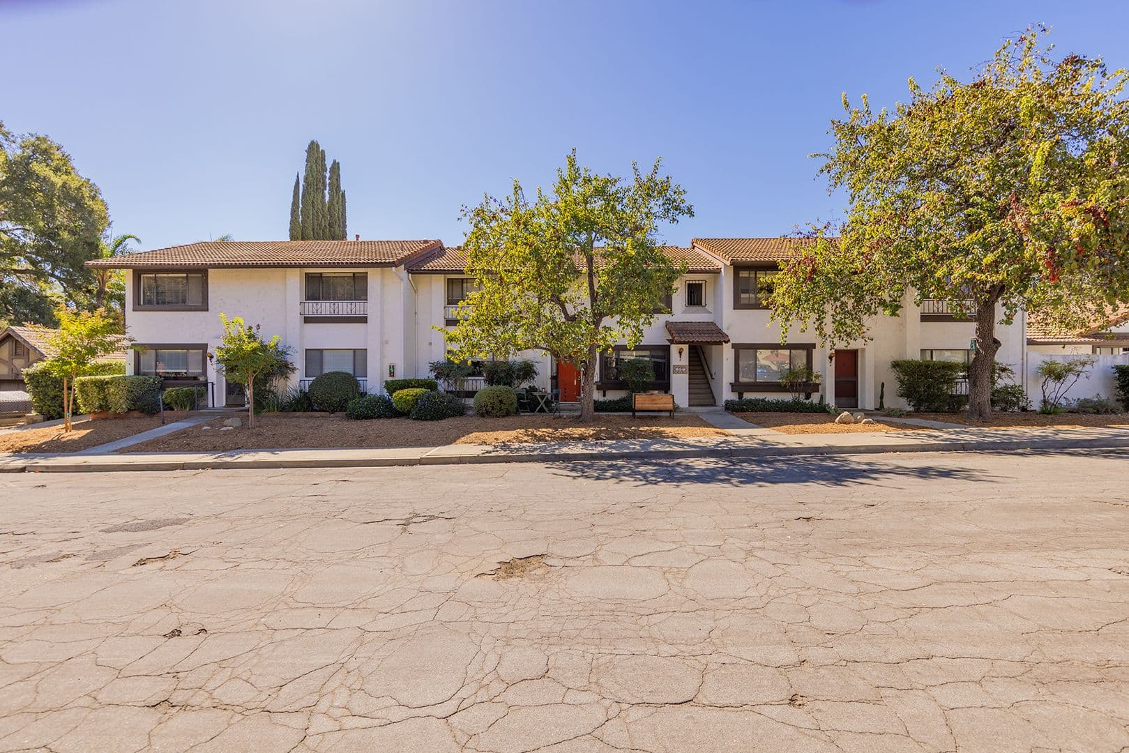 Ojai Apartment: 107 W Oak street