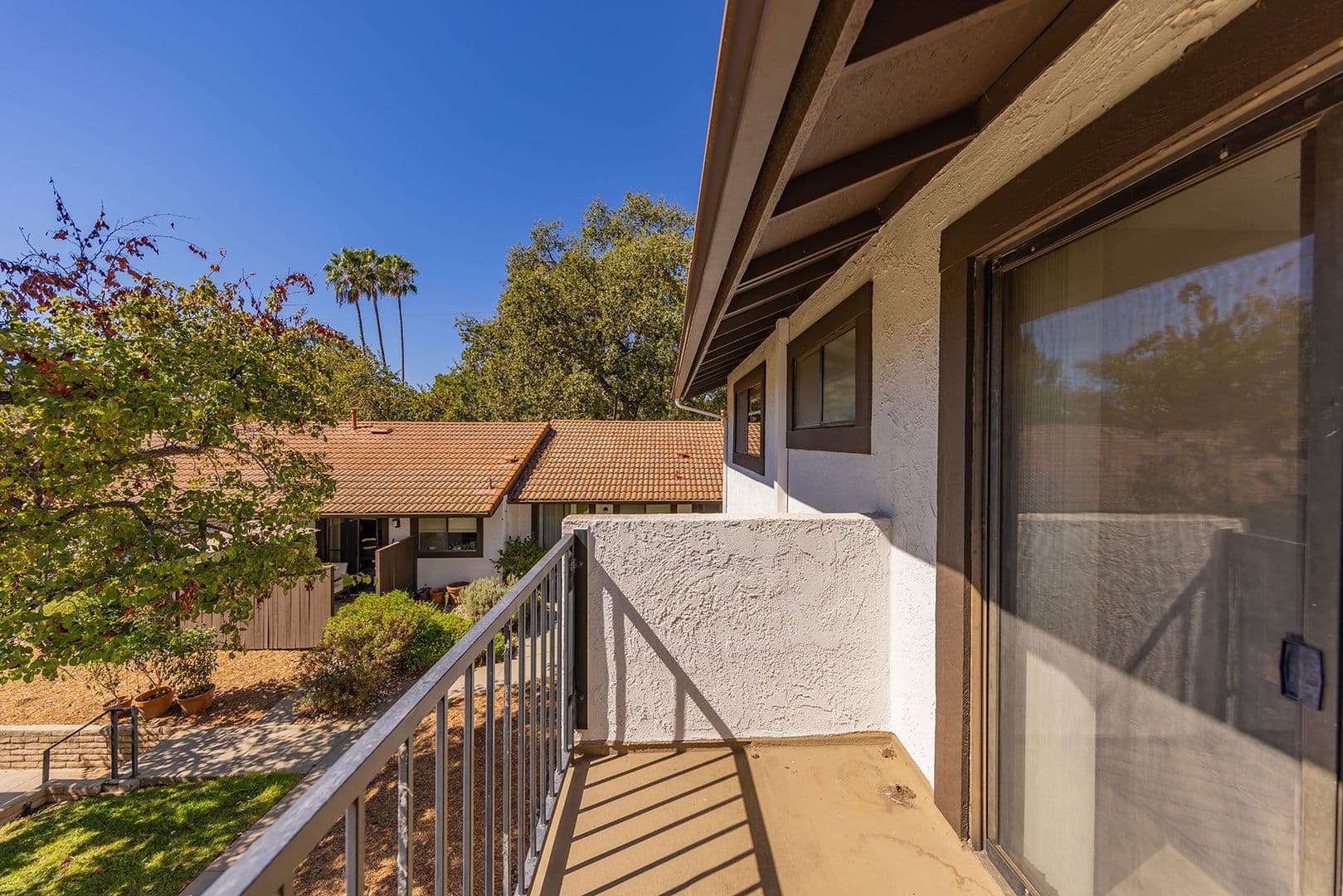Ojai Apartment: 107 W Oak street