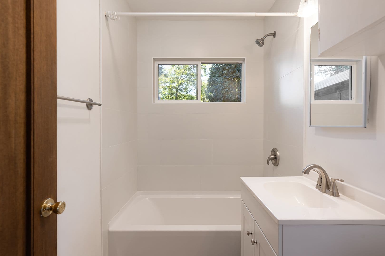 Ojai Apartment: 305 W Aliso St