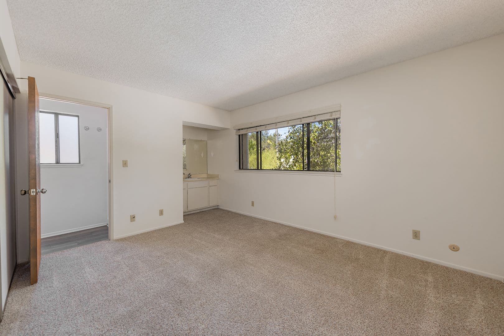 Ojai Apartment: 107 W Oak street