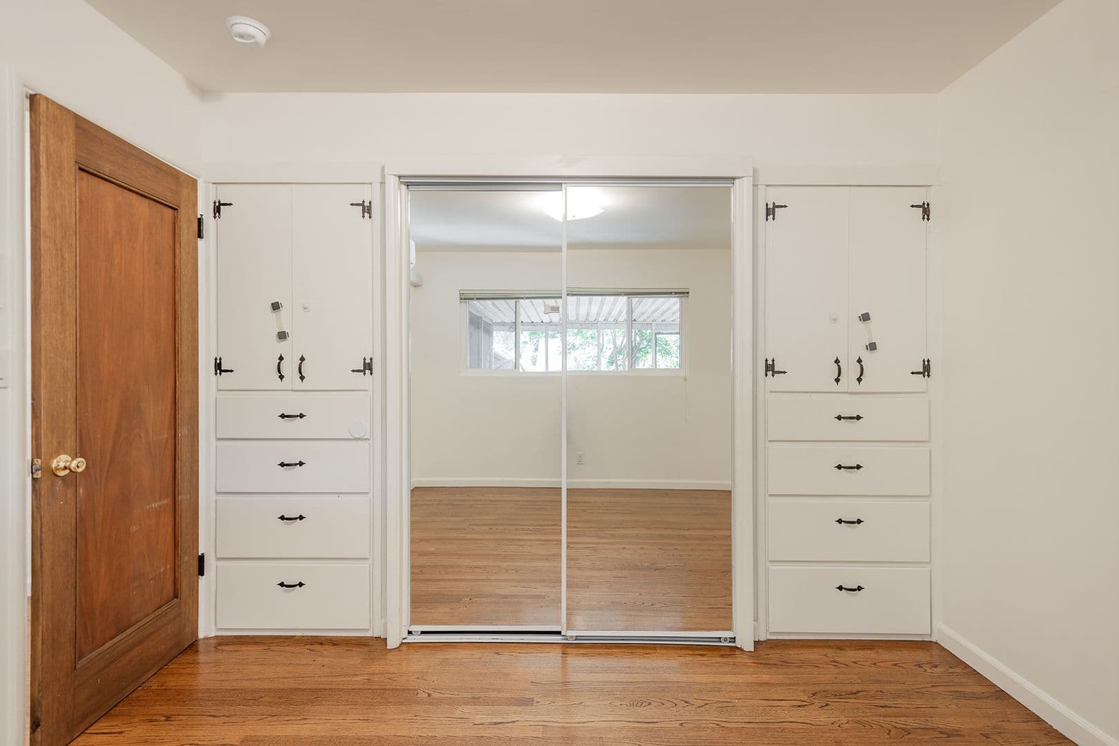 Ojai Apartment: 305 W Aliso St