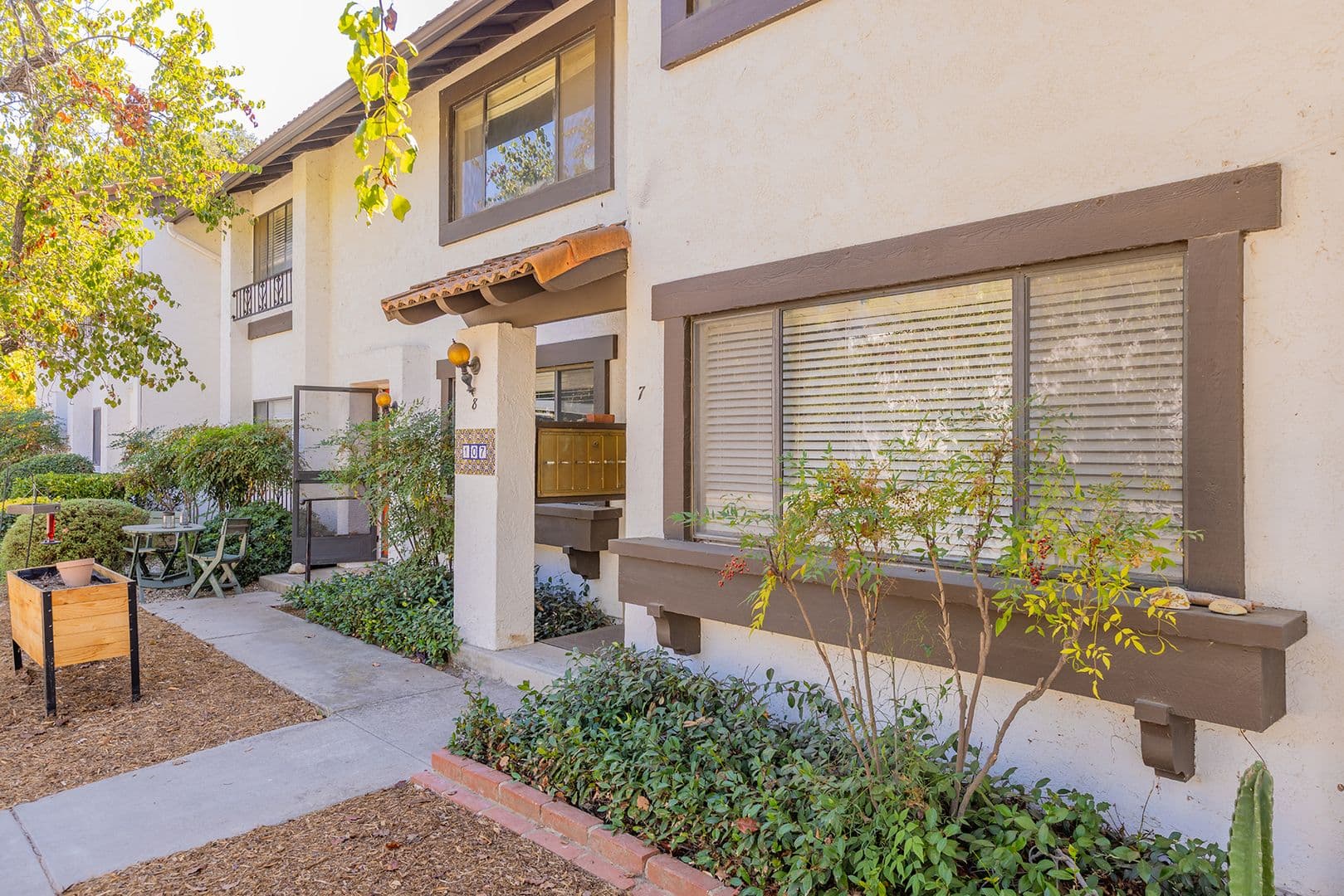 Ojai Apartment: 107 W Oak street