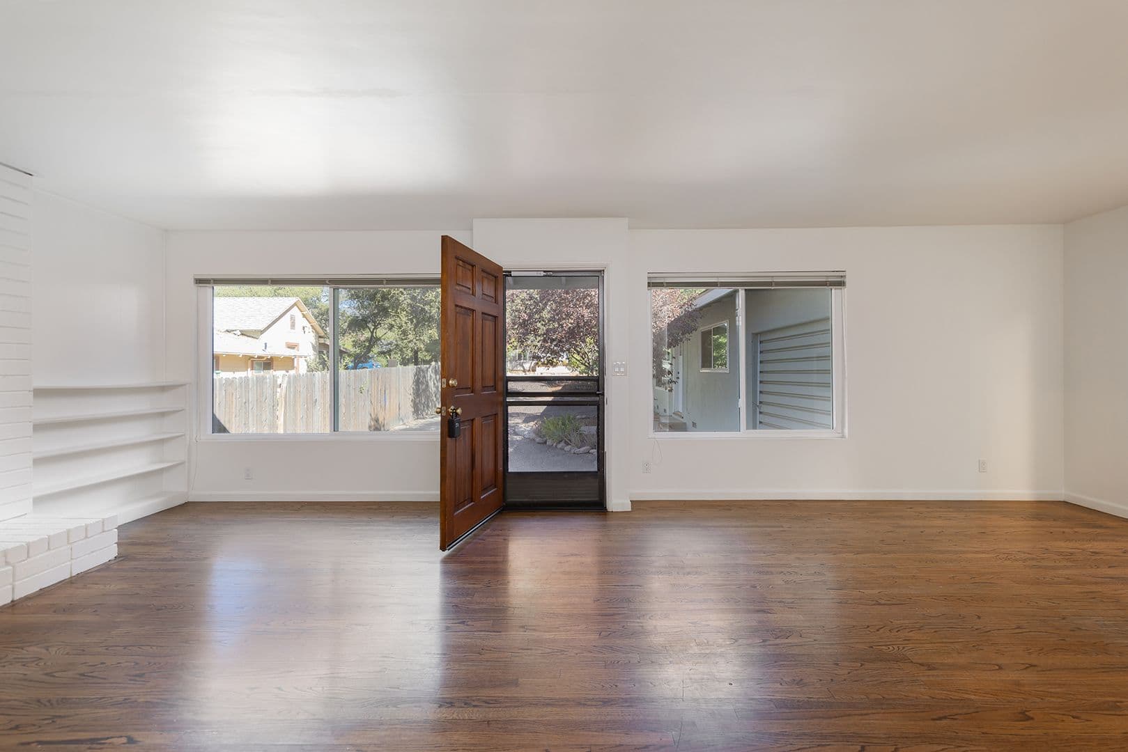 Ojai Apartment: 305 W Aliso St