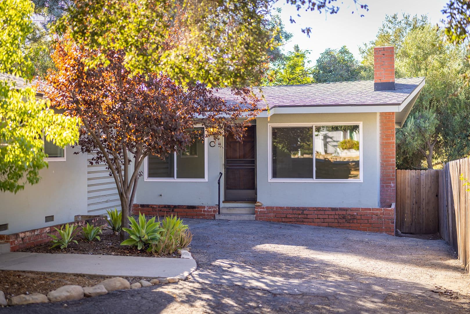 Ojai Apartment: 305 W Aliso St