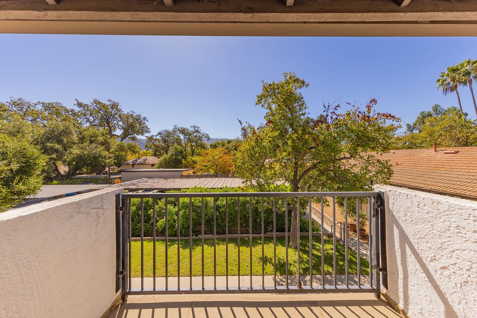 Ojai Apartment: 107 W Oak street