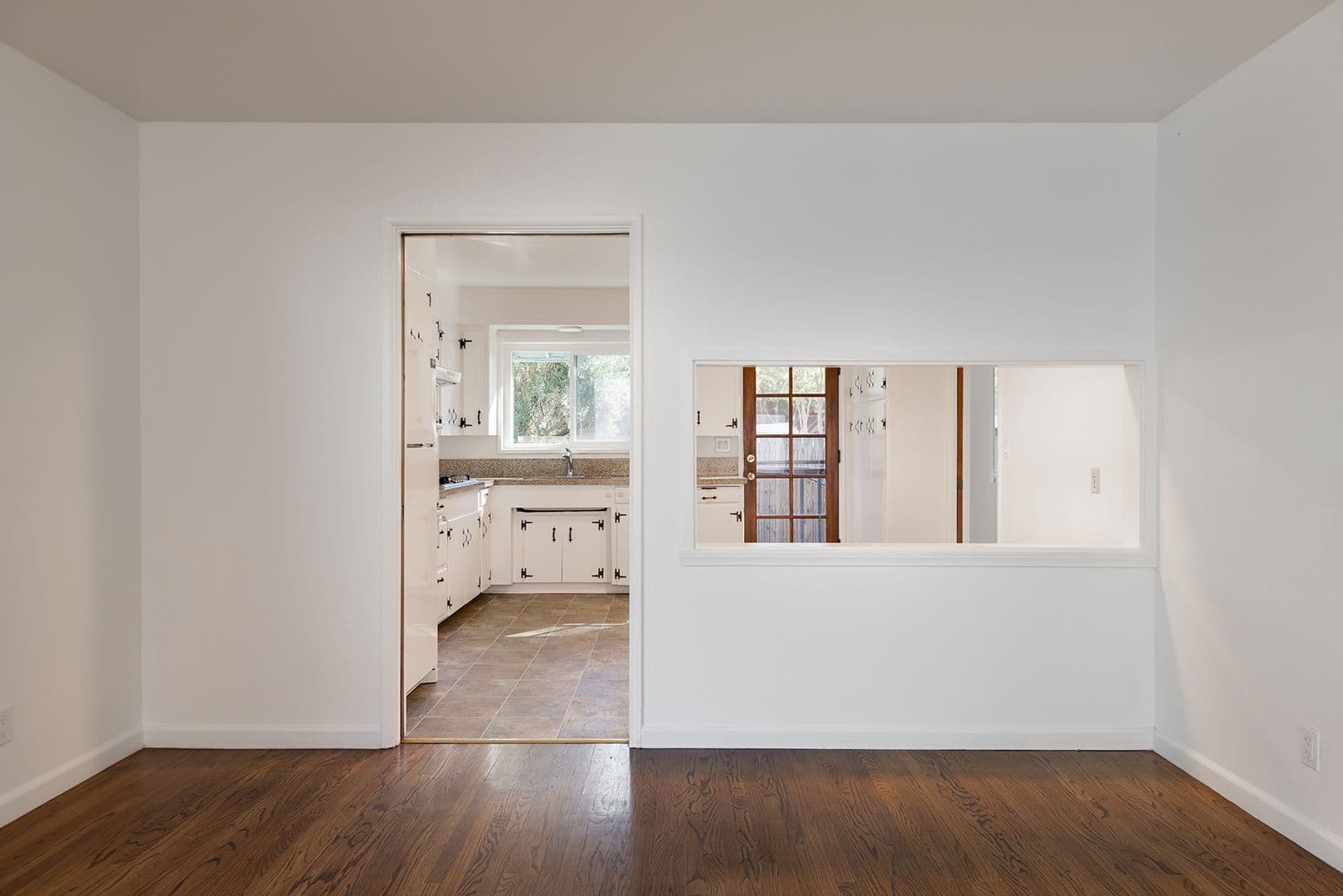 Ojai Apartment: 305 W Aliso St