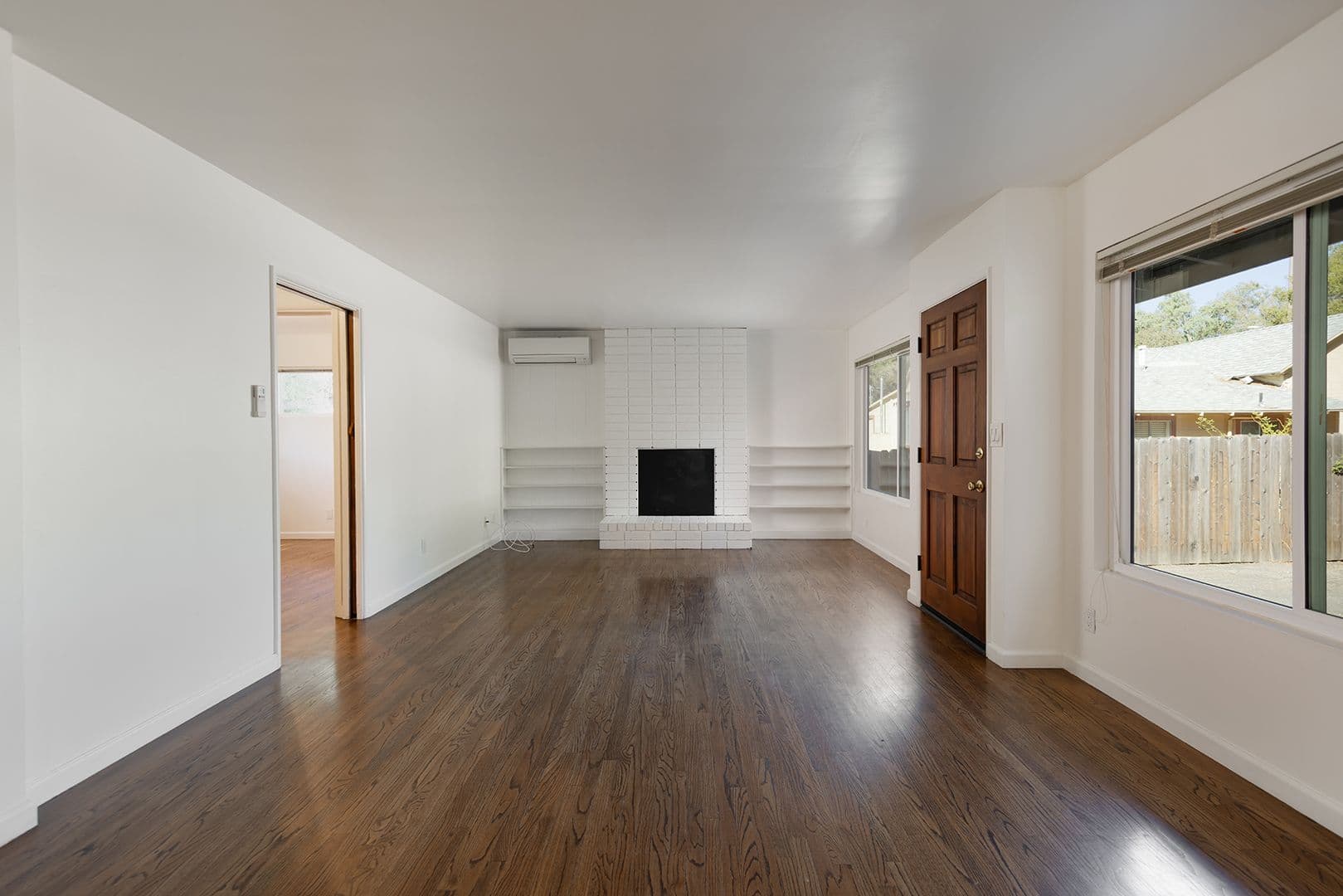 Ojai Apartment: 305 W Aliso St
