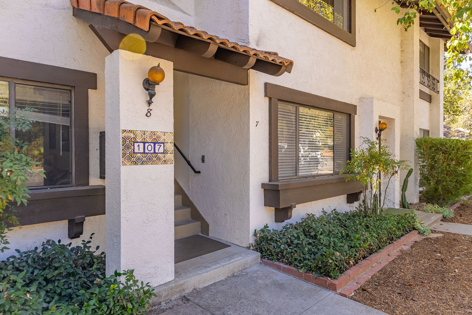 Ojai Apartment: 107 W Oak street