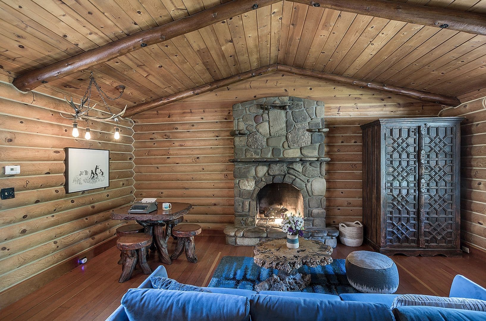 Ojai House: 263 E Villanova Road