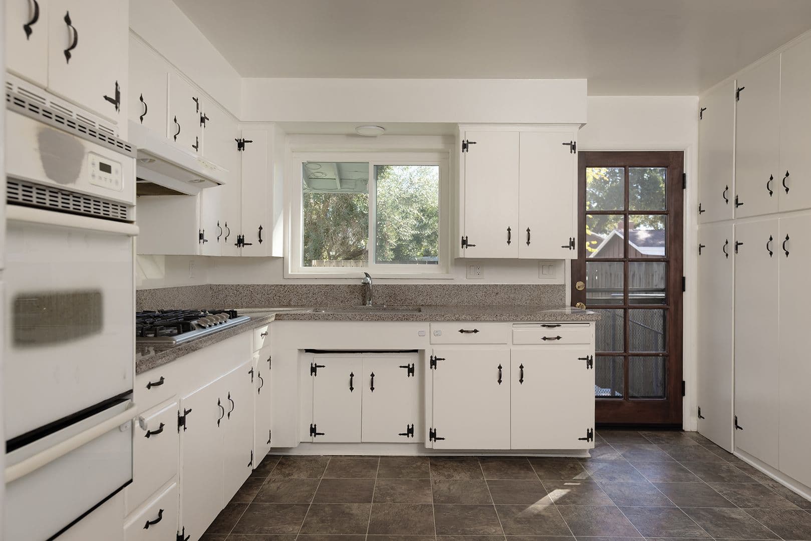 Ojai Apartment: 305 W Aliso St