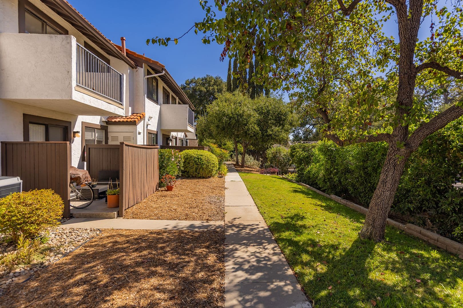 Ojai Apartment: 107 W Oak street
