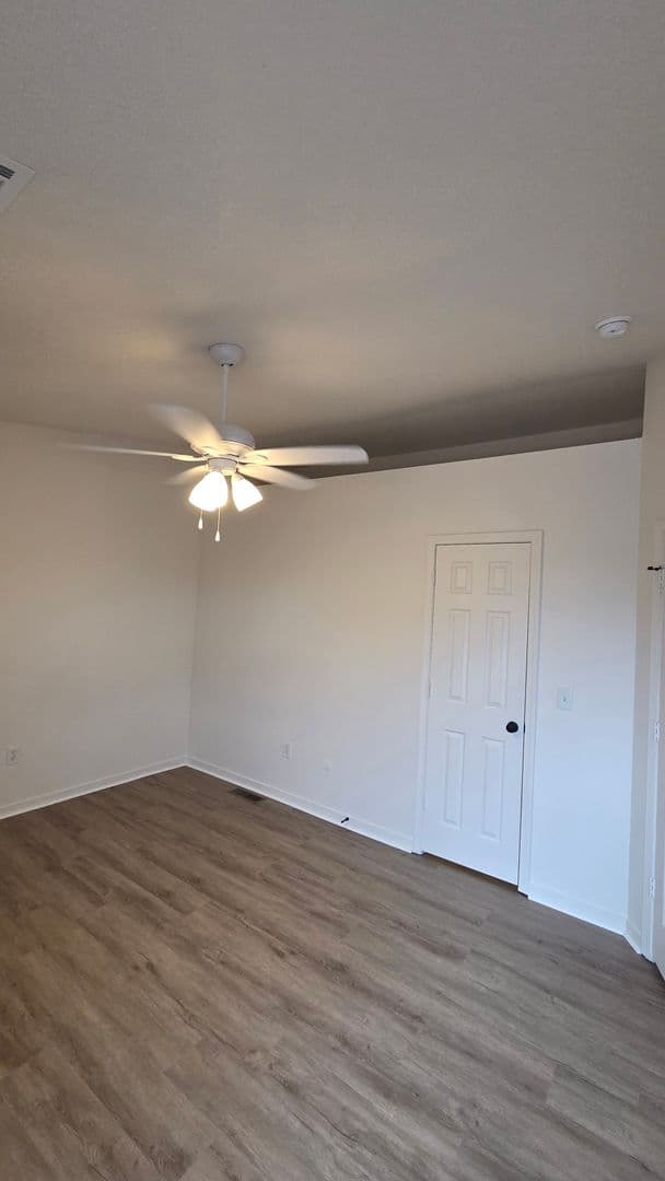 KANSAS CITY Apartment: 1321A NE 39th St.
