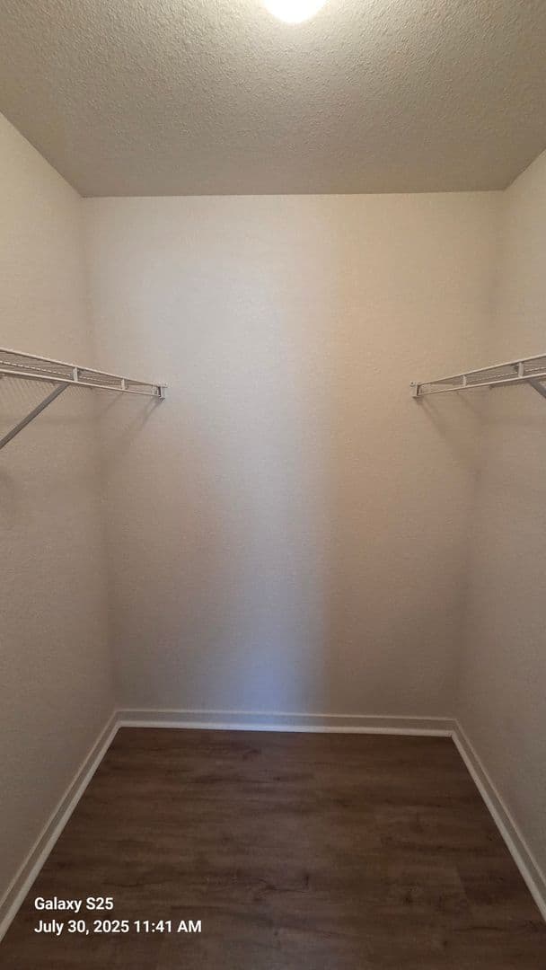 KANSAS CITY Apartment: 1321A NE 39th St.