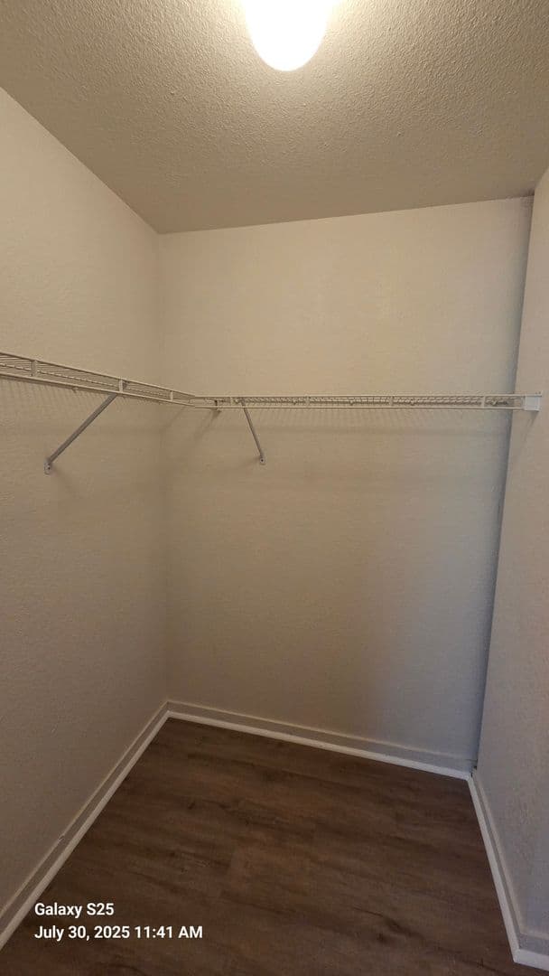 KANSAS CITY Apartment: 1321A NE 39th St.