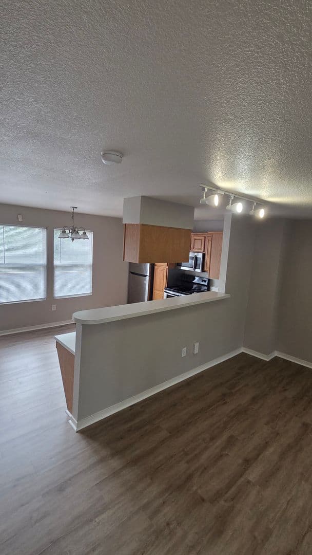 KANSAS CITY Apartment: 1321A NE 39th St.