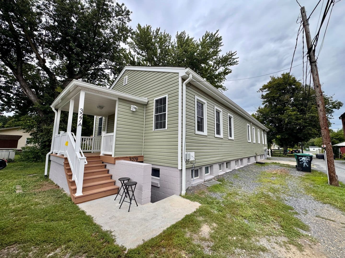Dayton House: 327B Maple Lane