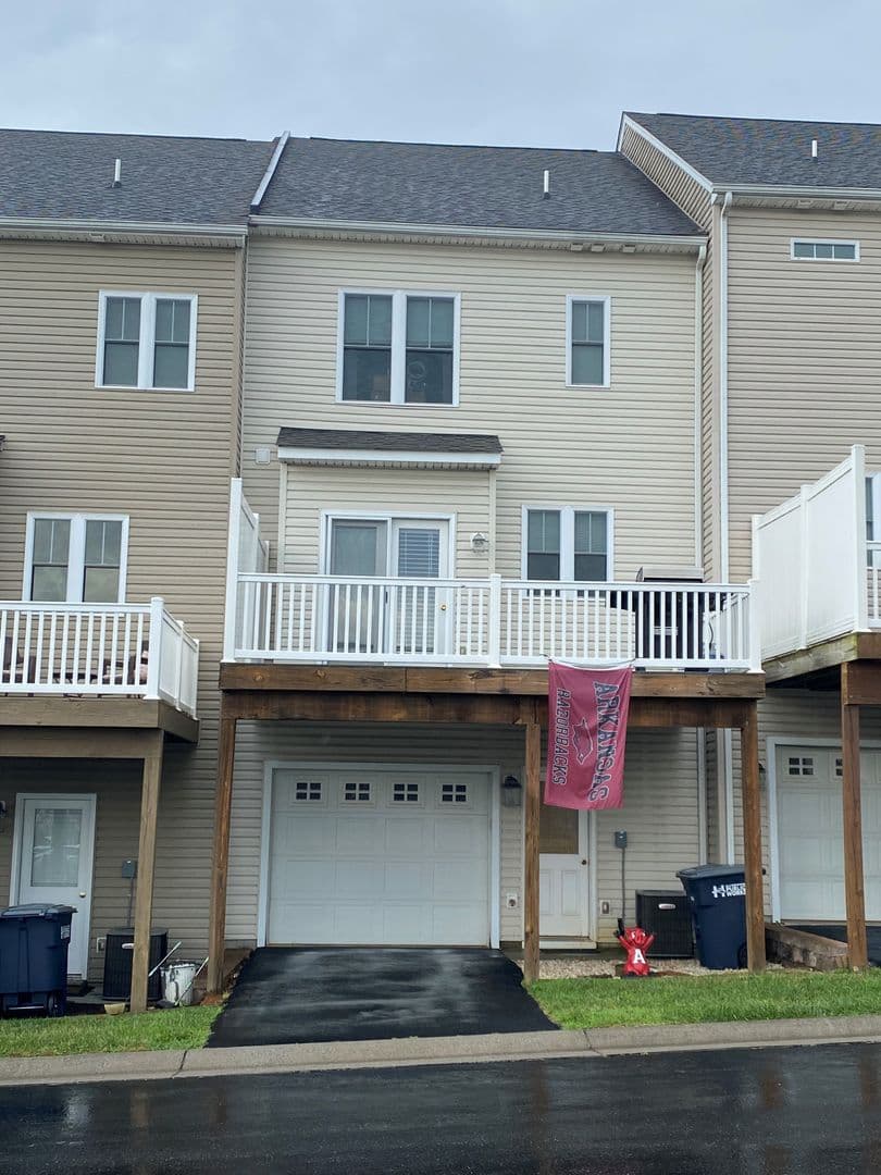 Harrisonburg House: 2193 Deyerle Ave