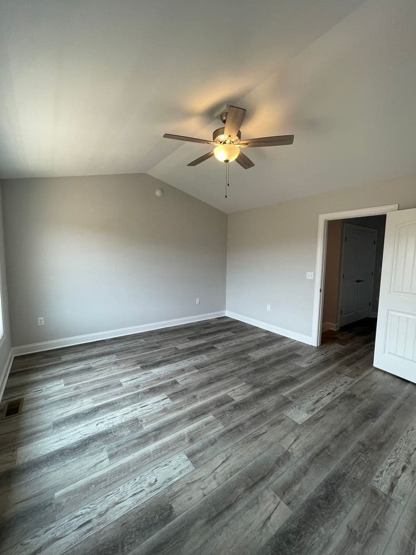 Rockingham House: 1157 Bluemoon Drive