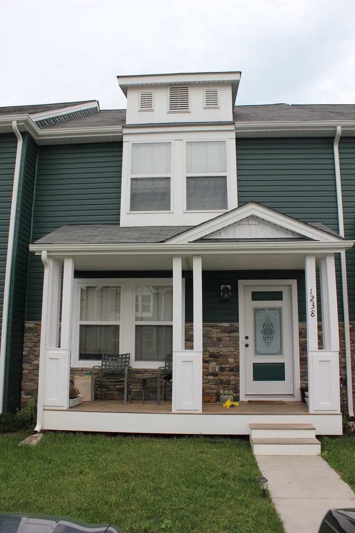 Harrisonburg House: 1238 Poets Court
