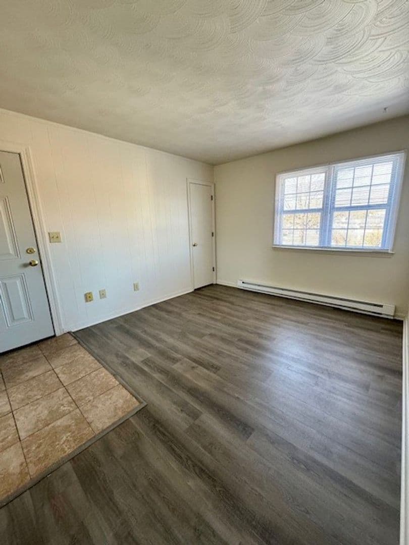 Bridgewater House: 412 Bruce Street #9