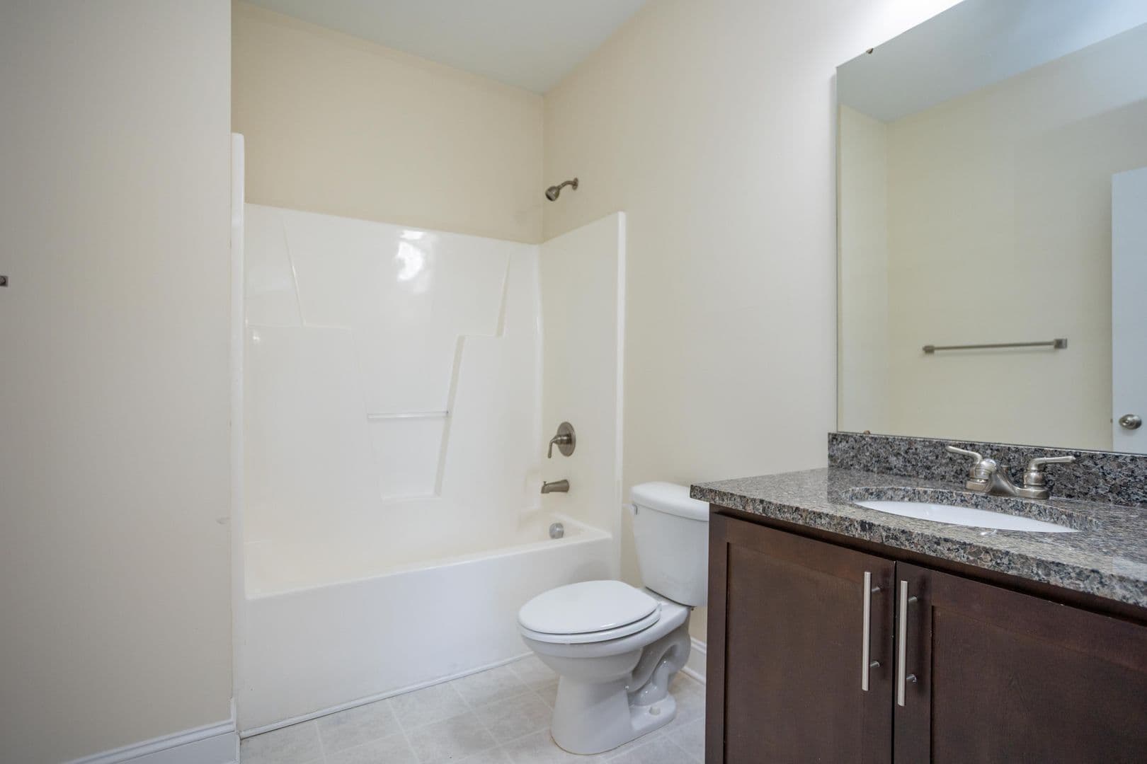 Harrisonburg House: 161 Howard Lane Apt 304