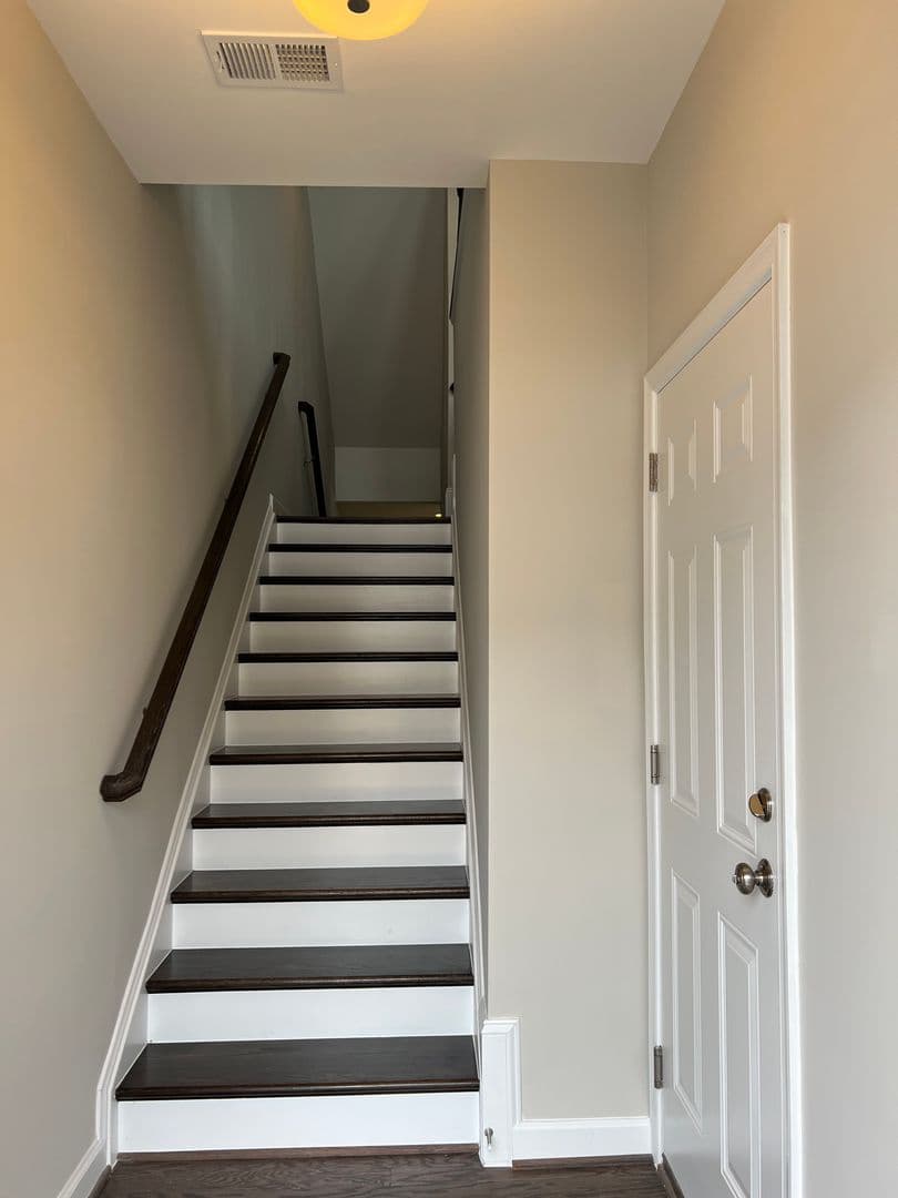Rockingham House: 3216 Marion Square