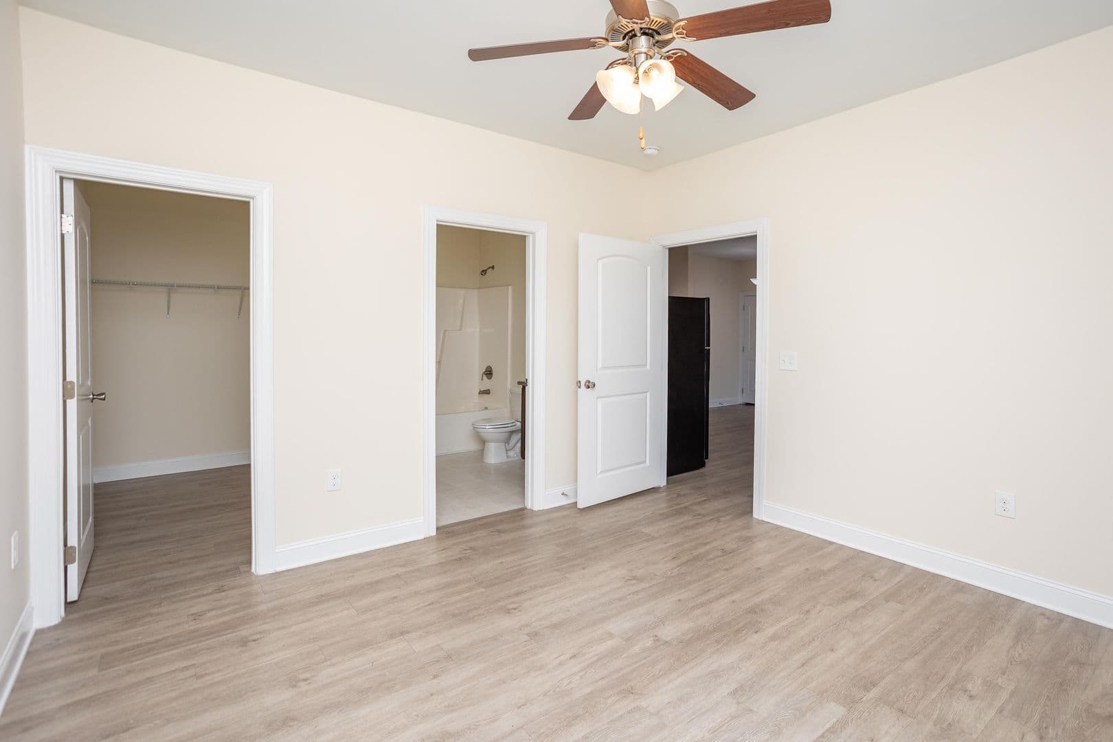 Harrisonburg House: 161 Howard Lane Apt 304