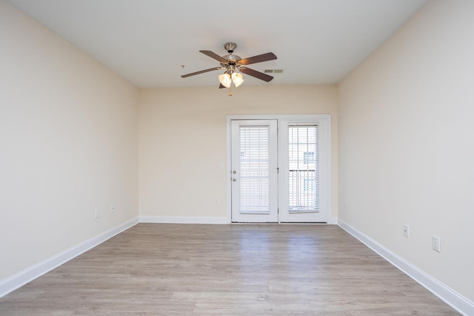 Harrisonburg House: 161 Howard Lane Apt 304
