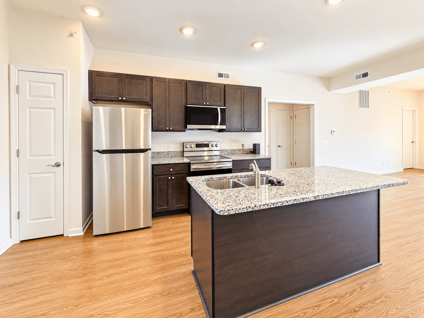 Harrisonburg House: 1250 Constitution Court Apt 203