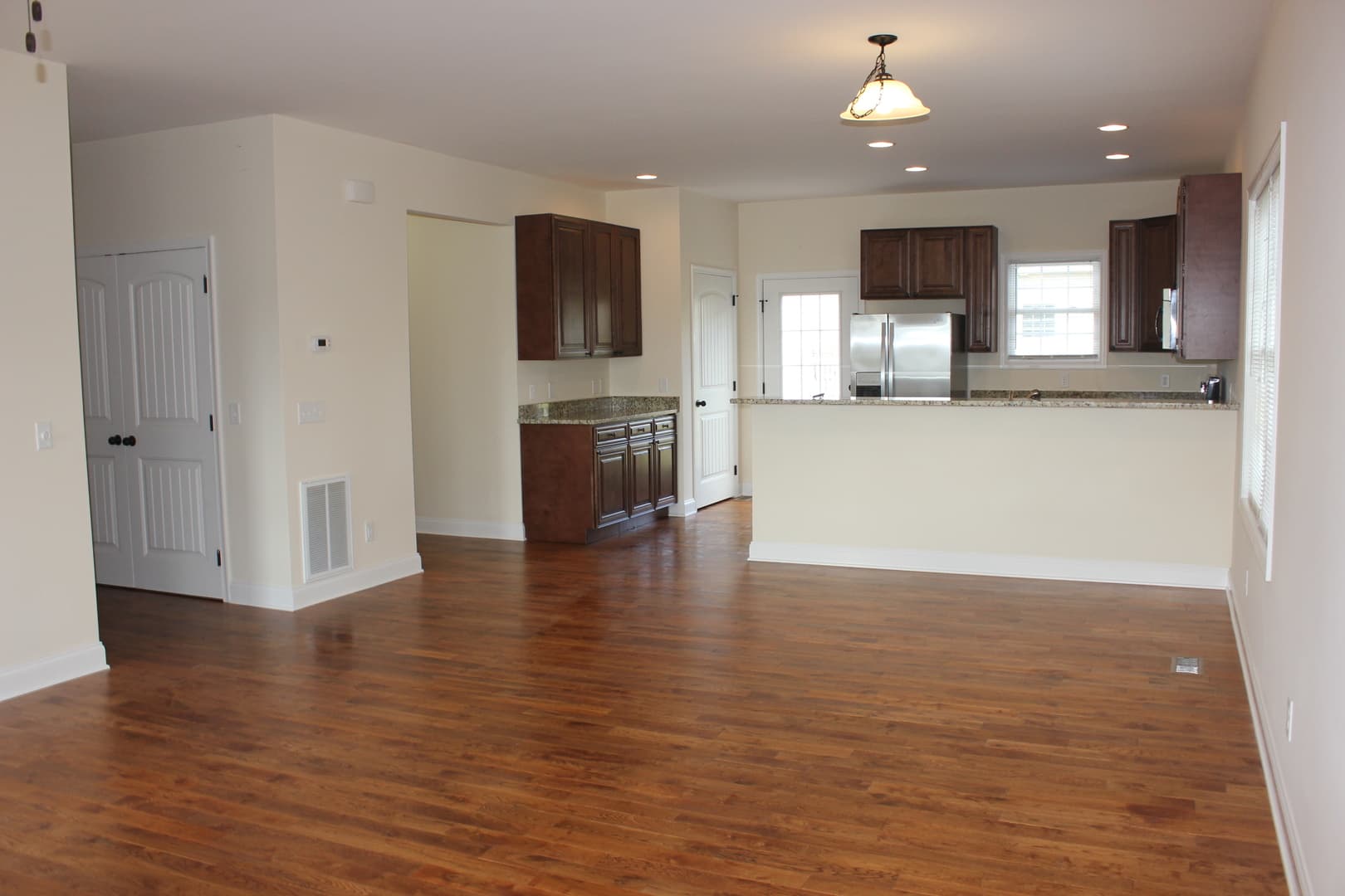 Bridgewater House: 4205-A Dry River Road