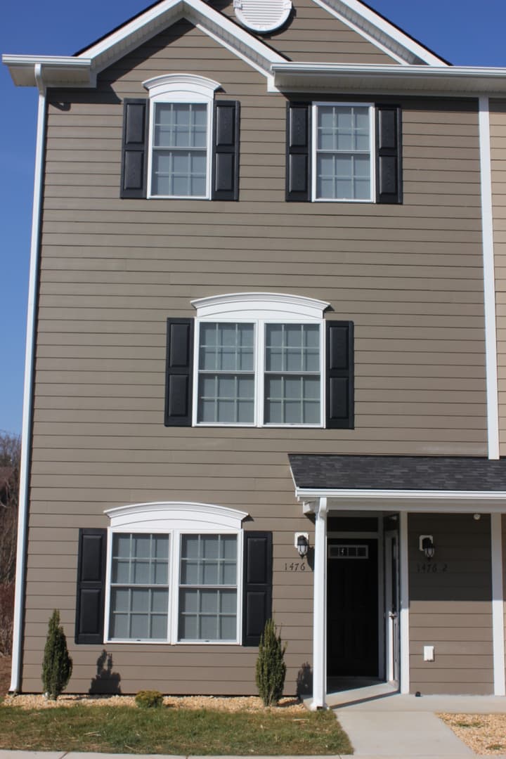 Harrisonburg House: 1464 Taylor Grove Lane Unit 1