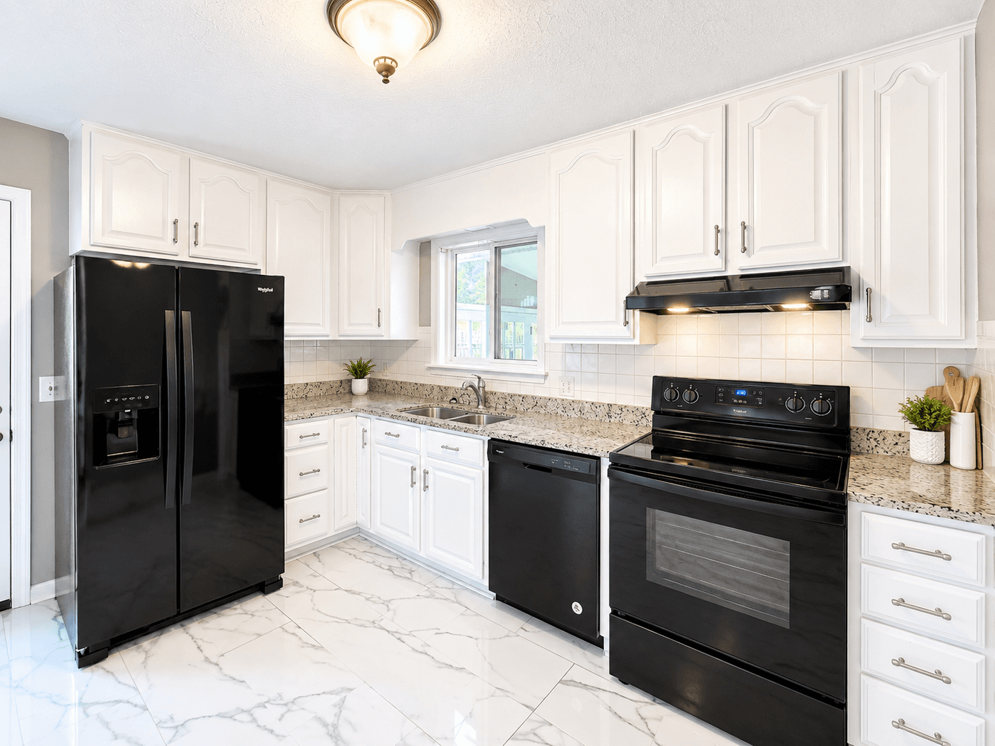 Harrisonburg House: 1528 Central Avenue