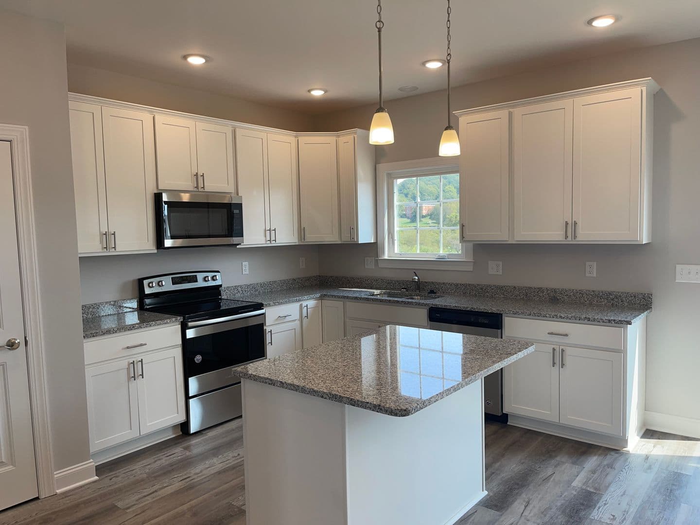 Rockingham House: 1157 Bluemoon Drive
