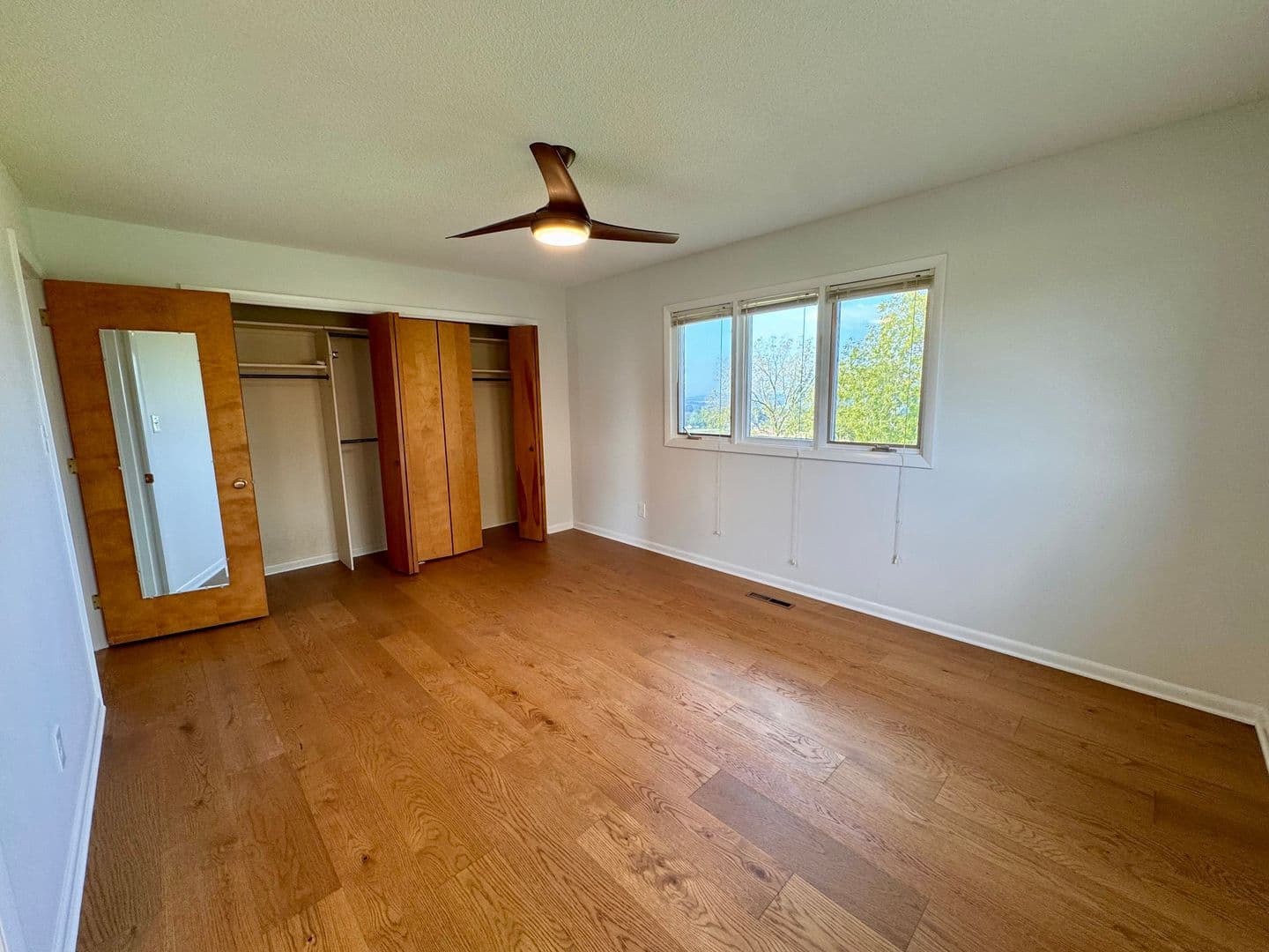 Rockingham House: 221 Grandview Drive