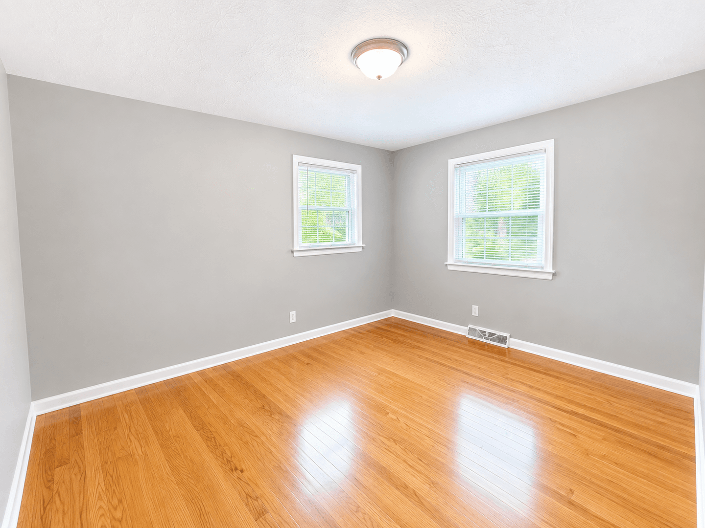 Harrisonburg House: 1528 Central Avenue
