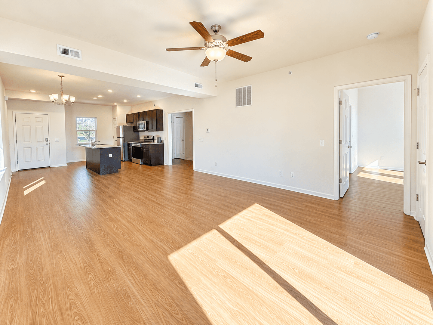 Harrisonburg House: 1250 Constitution Court Apt 202
