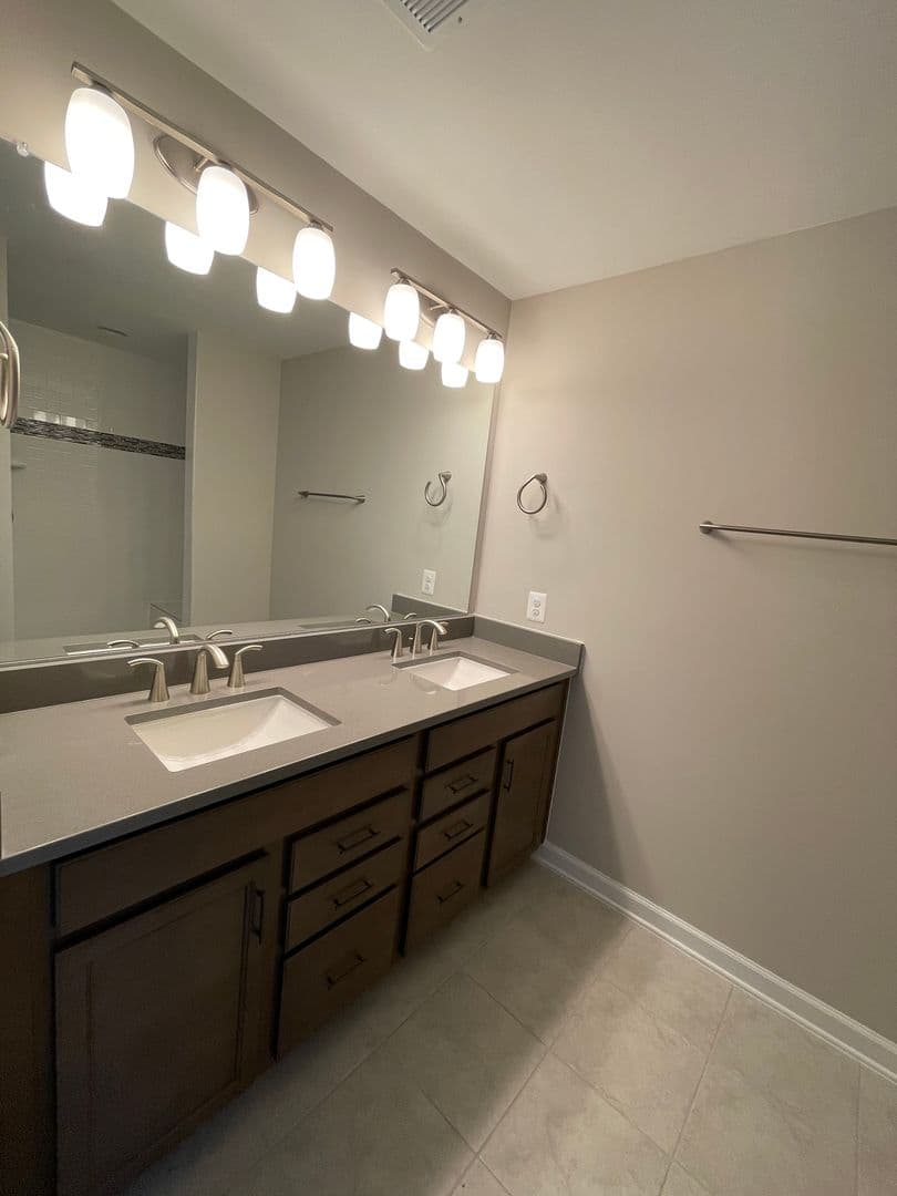 Rockingham House: 3216 Marion Square