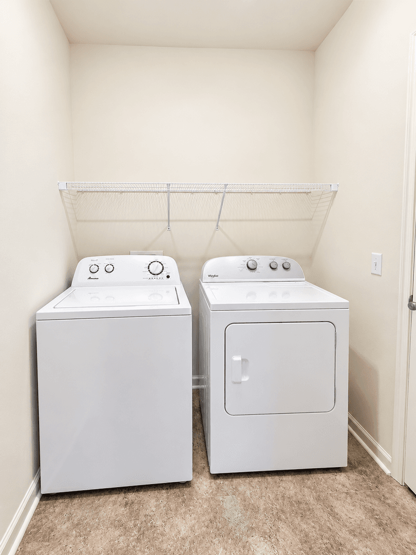 Harrisonburg House: 1250 Constitution Court Apt 202