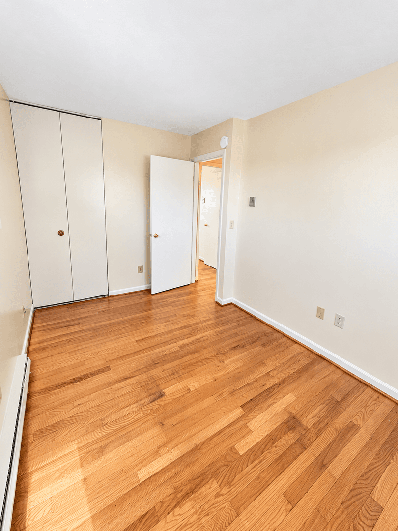 Harrisonburg House: 70 Pleasant Hill Rd