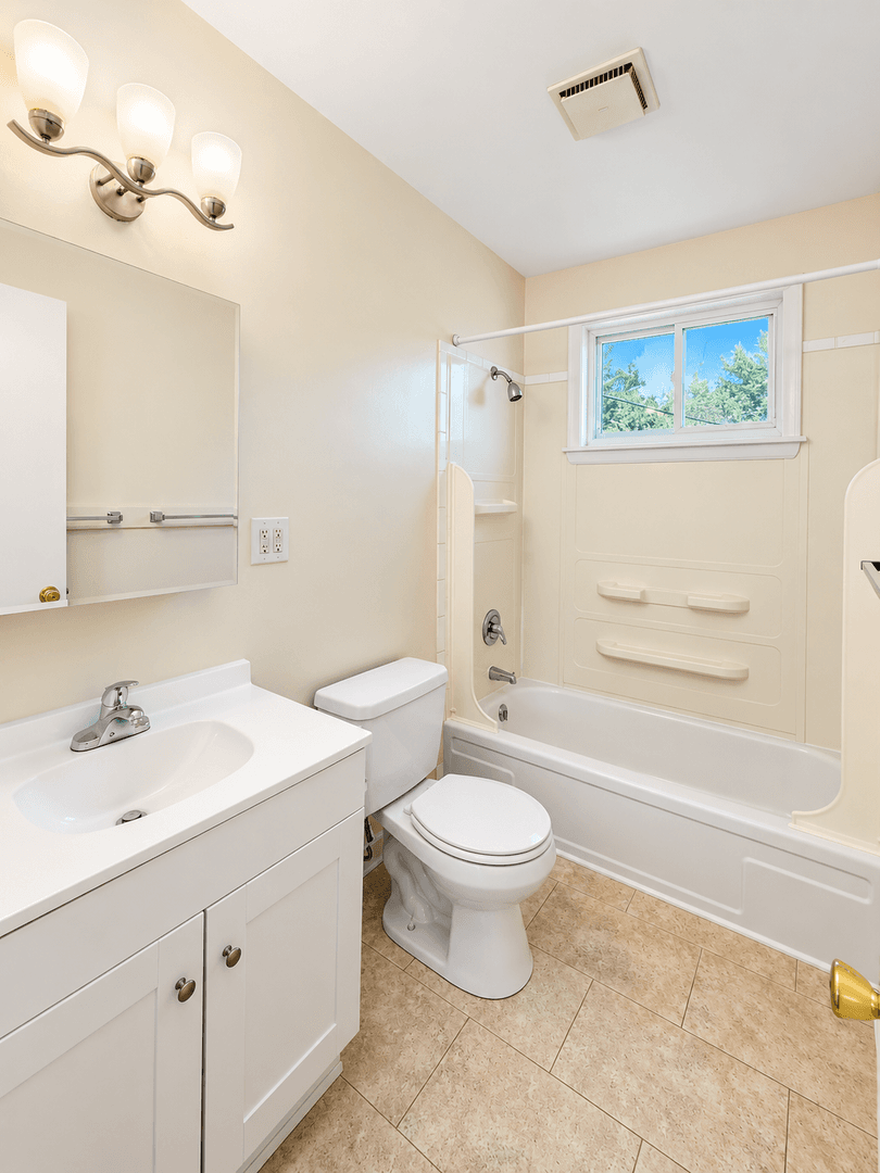 Harrisonburg House: 70 Pleasant Hill Rd